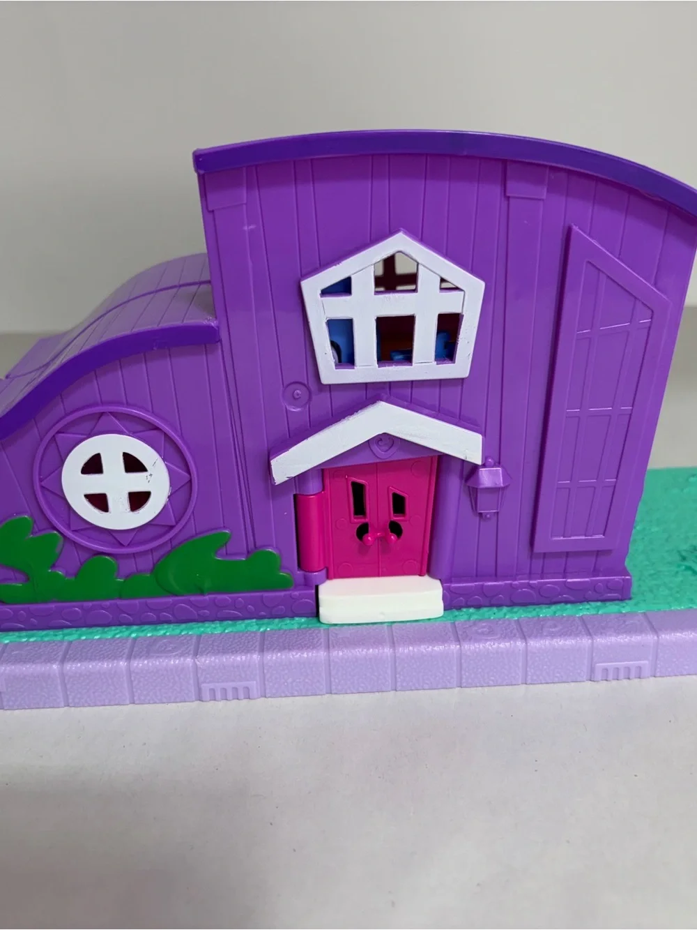 Polly Pocket Pollyville Pocket House Micro Playset By Mattel 2018